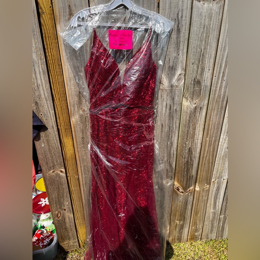 Prom dress, Size 4, Red.